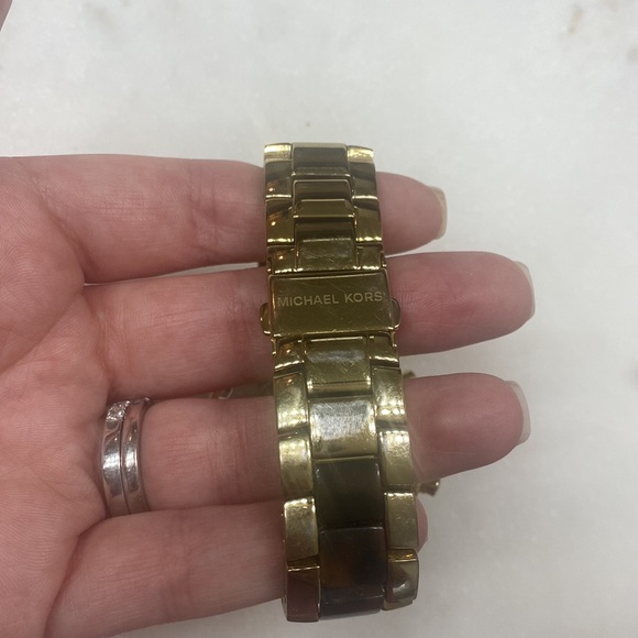 Michael Kors Watch - Tortoise Shell - Picture 3 of 8